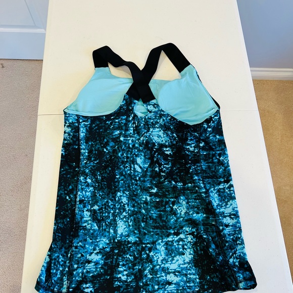 C9 by Champion Duo-Dry tie dye w/built in bra athletic tank - Picture 3 of 4